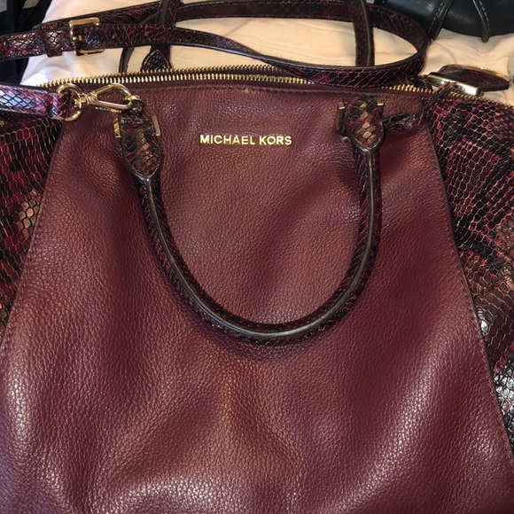 Michael Kors Snake Maroon Bag - Picture 8 of 8